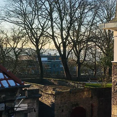 Les Remparts Apartment *