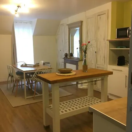 Les Remparts Apartment